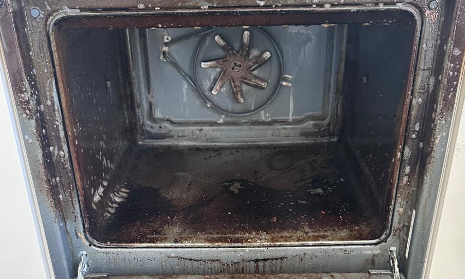 Single oven before cleaning in Southam